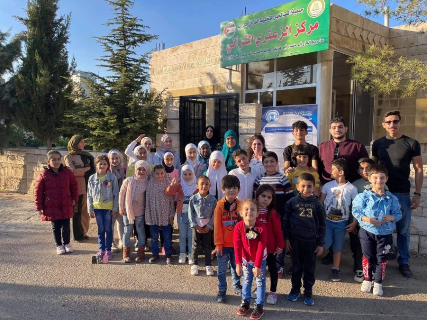 طلبة جامعة فيلادلفيا يقومون بمبادرة خيرية بتجهيز مركز الزعتري القرآني في محافظة البلقاء