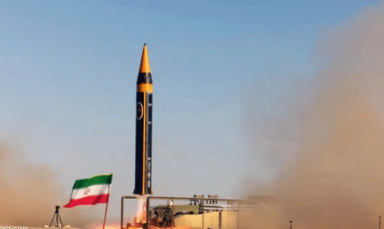 إيران تعلن عن صاروخ "خرمشهر- 4" الباليستي ..  ما قدراته؟