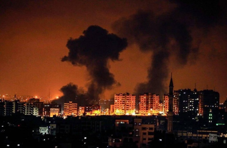 الطائرات الحربية الإسرائيلية تستهدفت منزل رئيس حركة "حماس" في غزة