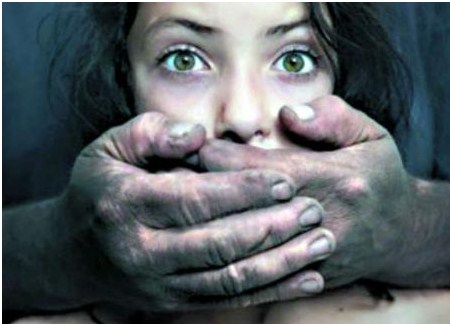 في عمان  ..  فتاة تبلغ من العمر 14 عاماً تروي قصتها : اغتصبها شاب وحملت منه