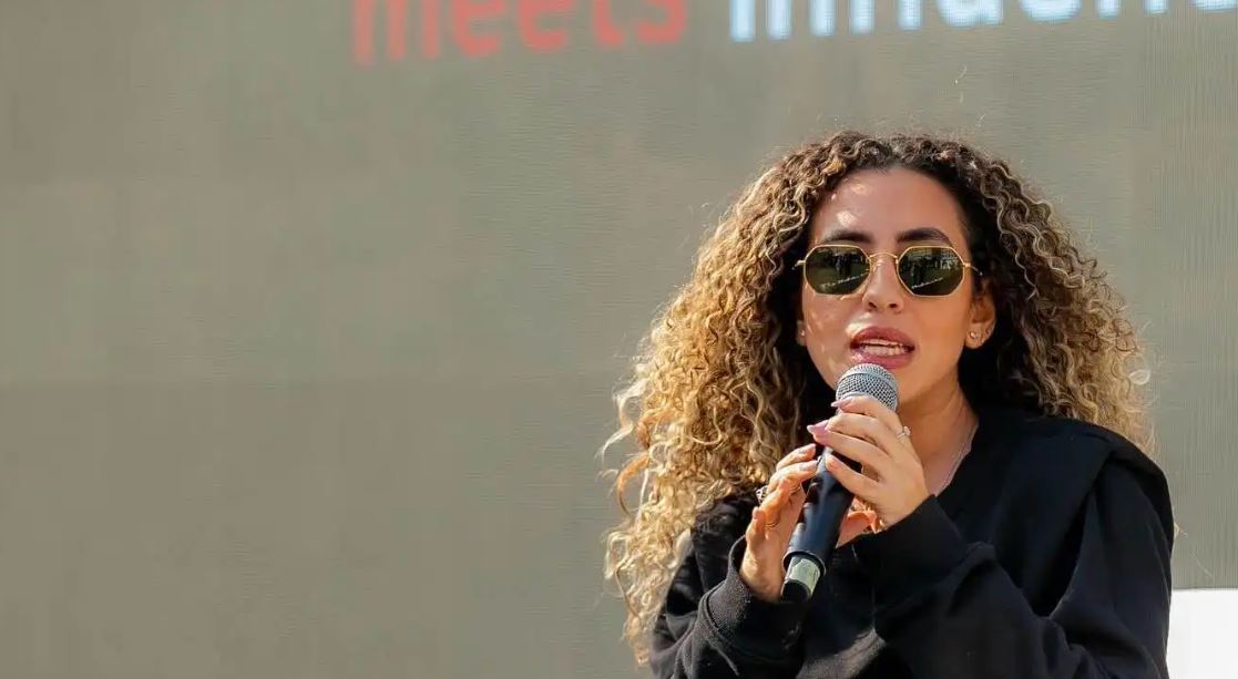 بعد جدل أحمد العوضي ..  رسالة غامضة من منة عدلي القيعي