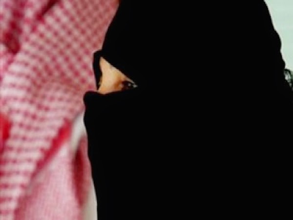 السعودية : زوجة تشتكي للأمن من ضرب زوجها لها بسلك كهربائي