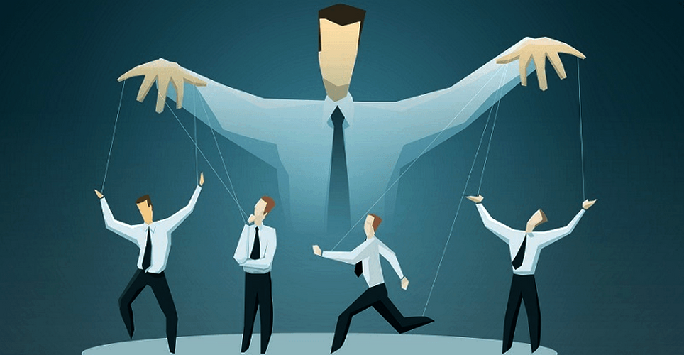 8 علامات تثبت أنَّ من أمامك يمارس فن التلاعب النفسي عليك 