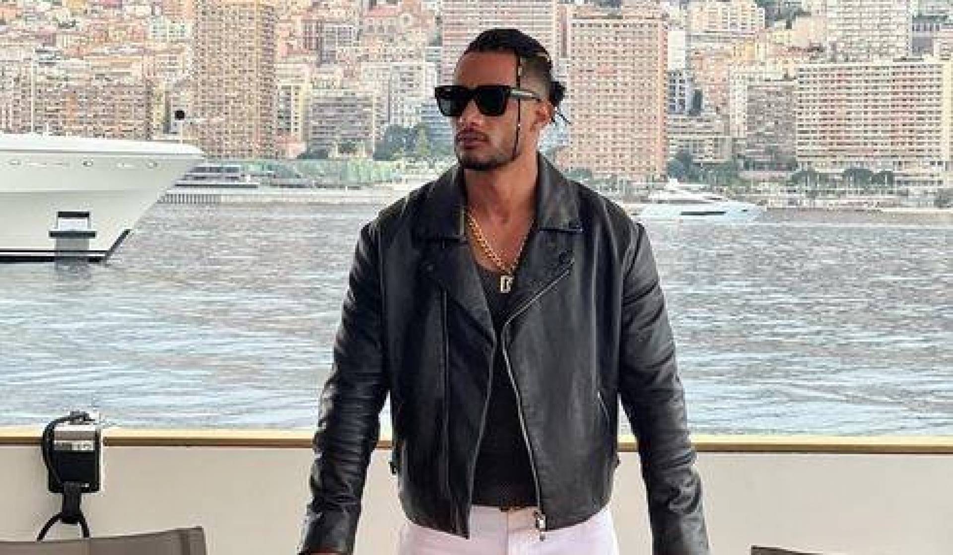 محمد رمضان يكشف سبب قص شعره بالكامل