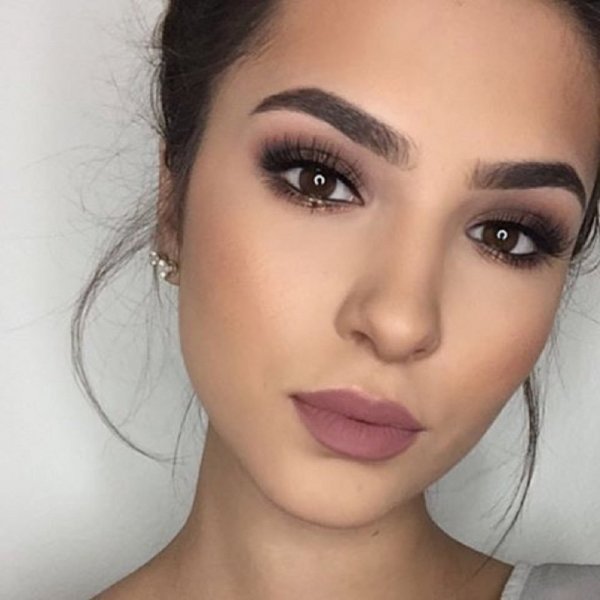 بالفيديو  .. مكياج مميز للعيون المبطّنة 