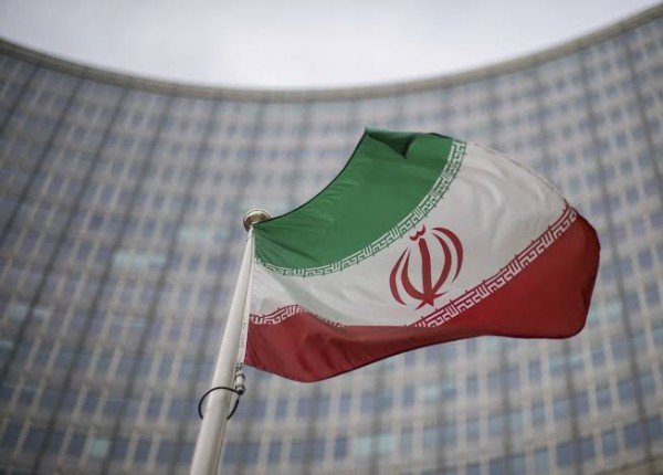 إيران تمدد إغلاق مجالها الجوي حتى الثالثة عصرًا