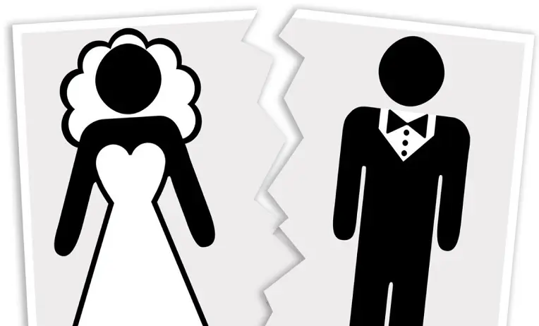 أعيش مع زوجة جلبت لي الشقاق والصراعات  ..  ماذا افعل؟