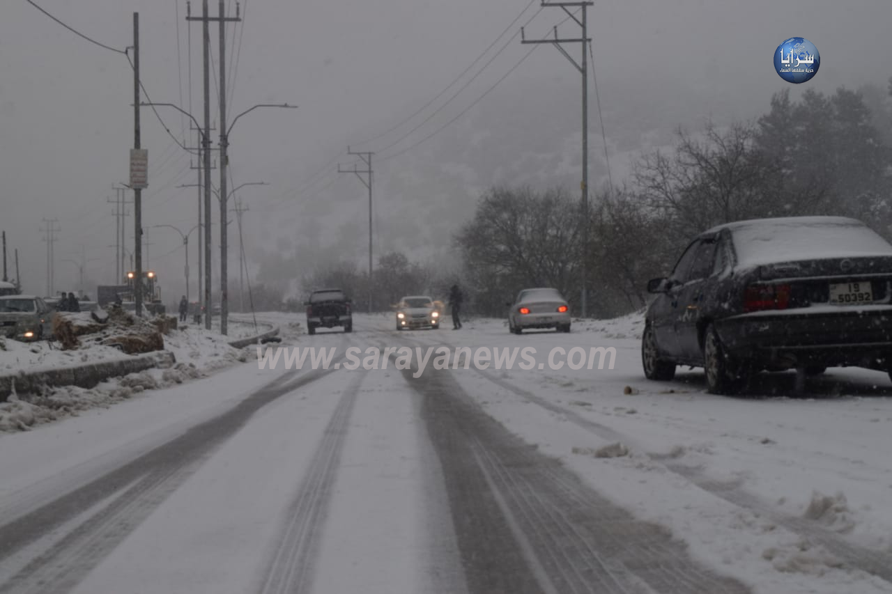 إغلاق طريقي إربد - عجلون و برقش - عجلون و طريق النعيمة باتجاه صخرة و دعوات للالتزام بالبيوت و عدم الخروج