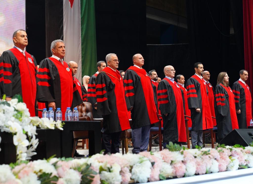 بالصور  ..  د. ماهر الحوراني يرعى اليوم الأول لإحتفال عمان الأهلية بتخريج طلبتها للفصل الصيفي من الفوج 32 