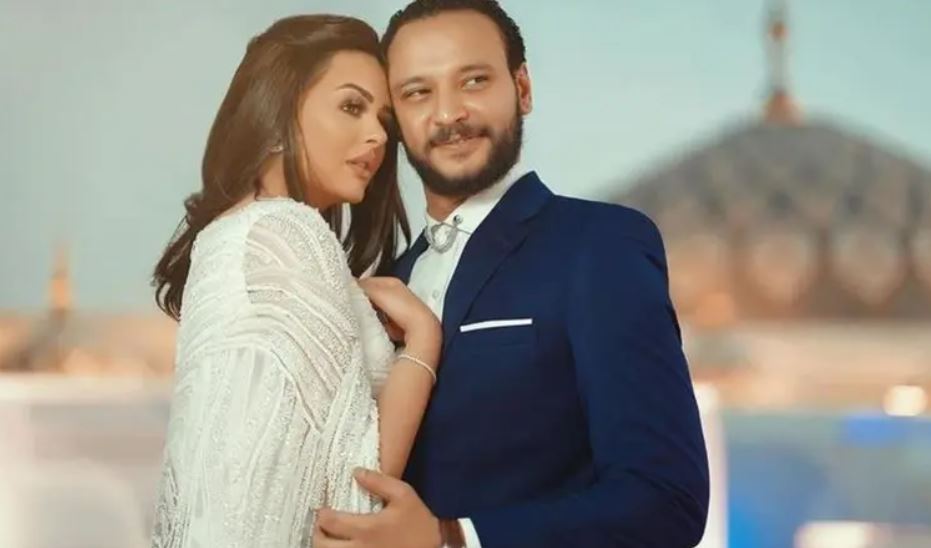 انفصال أحمد خالد صالح وهنادي مهنا رسمياً ..  "الطلاق وقع منذ عام"