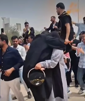 بالفيديو ..  فرحة أم أردنية بتخرج إبنها من جامعة جامعة آل البيت 