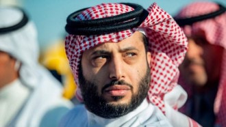 بالصور  ..  تركي آل الشيخ ينعى الأمير خالد بن فيصل بن سعد آل سعود