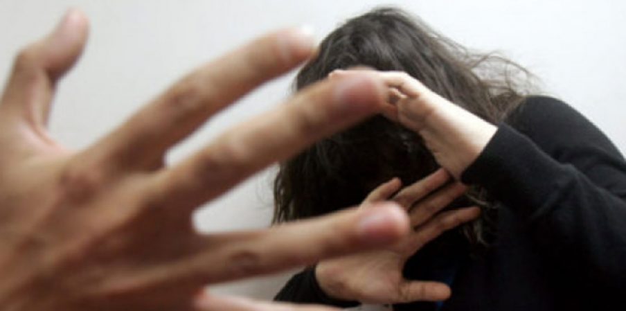 زوجة "تهشم" رأس حماتها ..  ومؤخرها يمنع زوجها من الطلاق ..  تفاصيل 