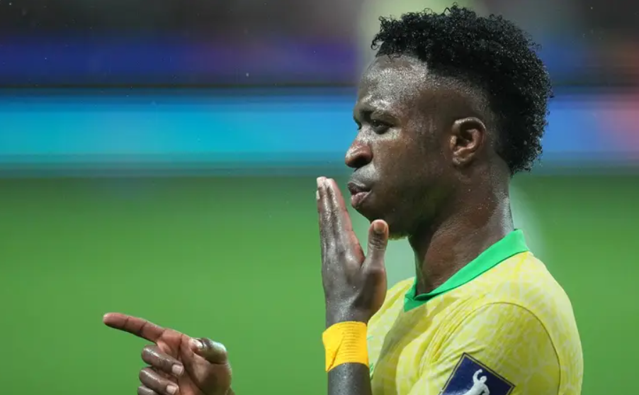 فينيسيوس: البرازيل ليست مرشحة للفوز بكأس العالم