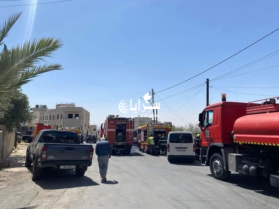 بالصور ..  وفاة 4 أطفال أشقاء وإصابة 2 آخرين إثر حريق سكن مسجد في أبو علندا