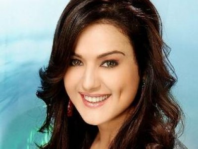 هل تحزنك مقولة انك إمرأة ضعيفة ؟؟ !! ؟؟