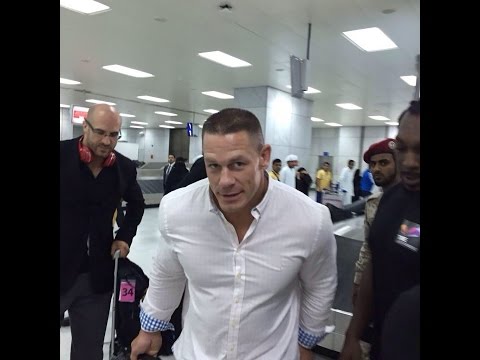 فيديو صادم ..  جون سينا يتعرض لموقف لا يحسد عليه!!