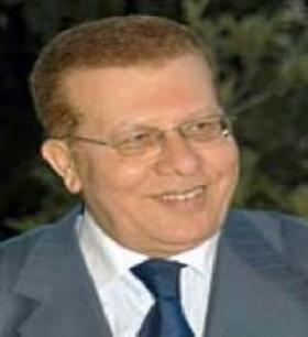 مقترحات سيف الشريف لإنهاء أزمة الصحافة