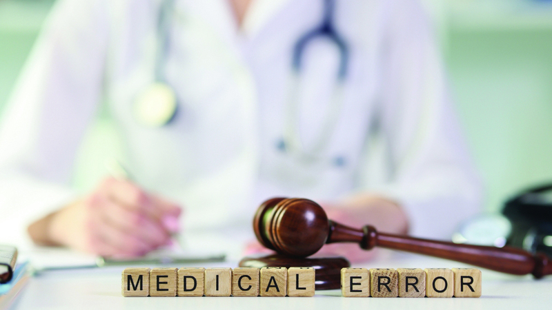 1.5 مليون درهم تعويضاً لمريضة بسبب خطأ طبي في الإمارات