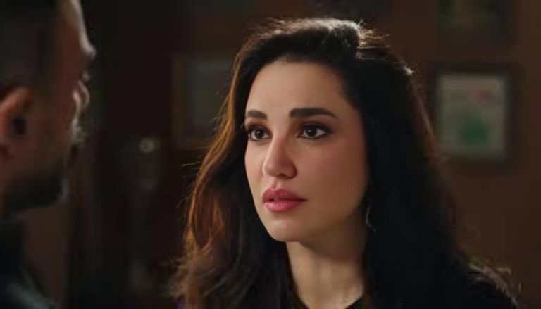 مسلسل «علي كلاي» الحلقة 8 ..  تطور عاطفي جديد بين درة وأحمد العوضي