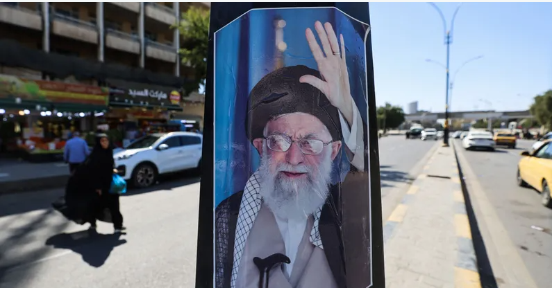 من يدير إيران بعد اغتيال خامنئي؟