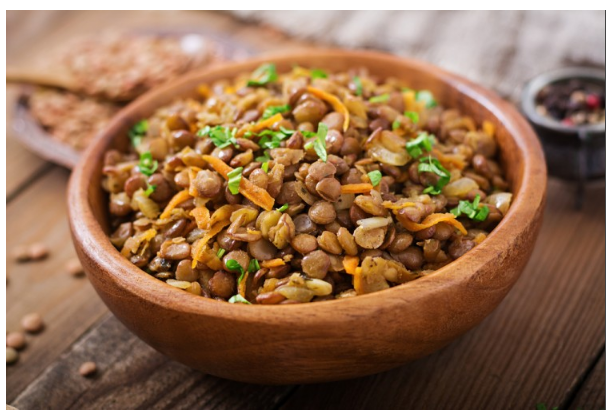  "سلطة العدس البني بدبس الرمان"