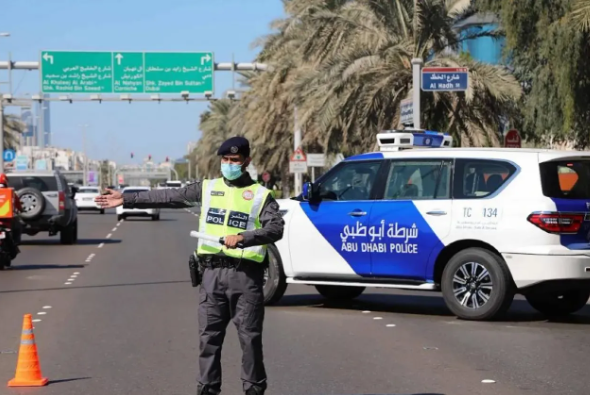 الإمارات ..  شرطة الشارقة تسقط 7 آلاف مخالفة مرورية