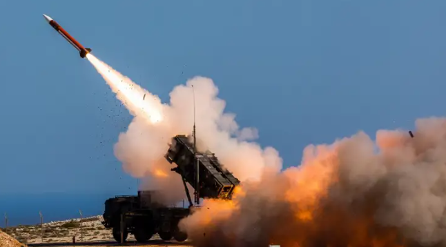 وزارة الدفاع القطرية: إسقاط صاروخ إيراني باستخدام منظومة باتريوت