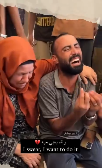 "والله بعبي مياه" ..  شاب يودع شقيقه الذي استشهد بمجزرة مواصي خانيونس أمس - فيديو 