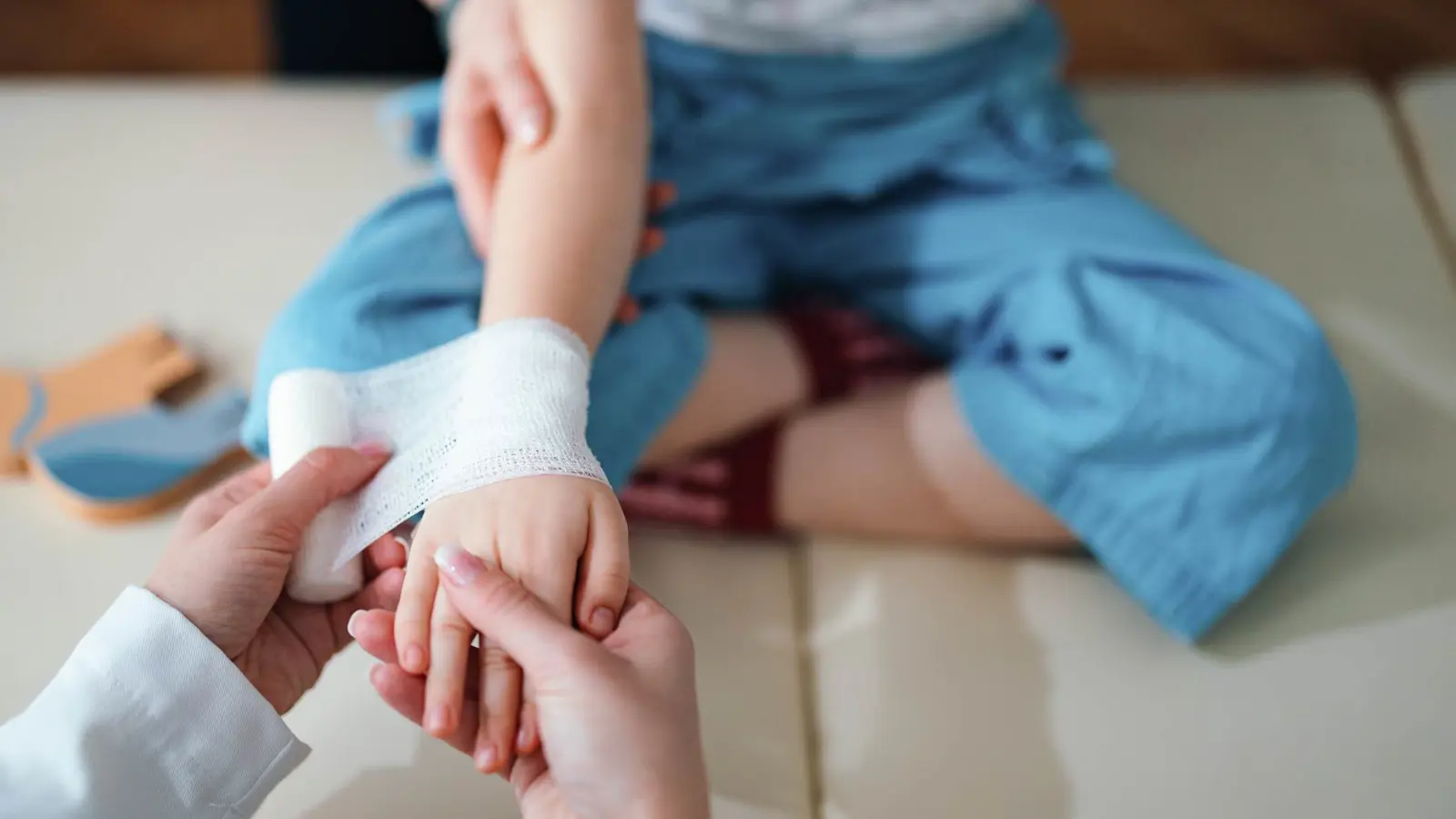 احذر ..  ترك الجرح مكشوفا قد يعرضك للعدوى البكتيرية