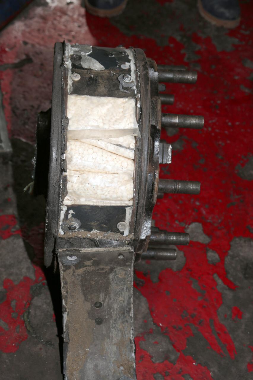 بالفيديو والصور ..  فطنة نشامى المخدرات تحول دون تهريب 100 ألف حبة مخدرة بطريقة "جهنمية"