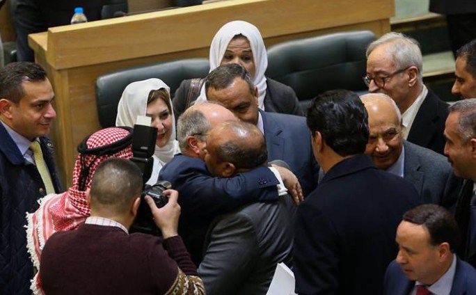 اهالي بلدة بيت يافا لنواب اربد الذين منحوا الثقة للحكومة  : "غير مرحب بكم" 