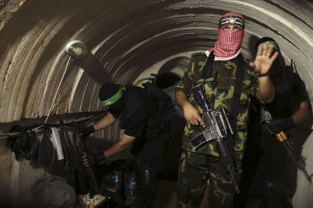 وحدة المراقبة الاسرائيلية: لم نستطع تمييز مقاتلي القسام