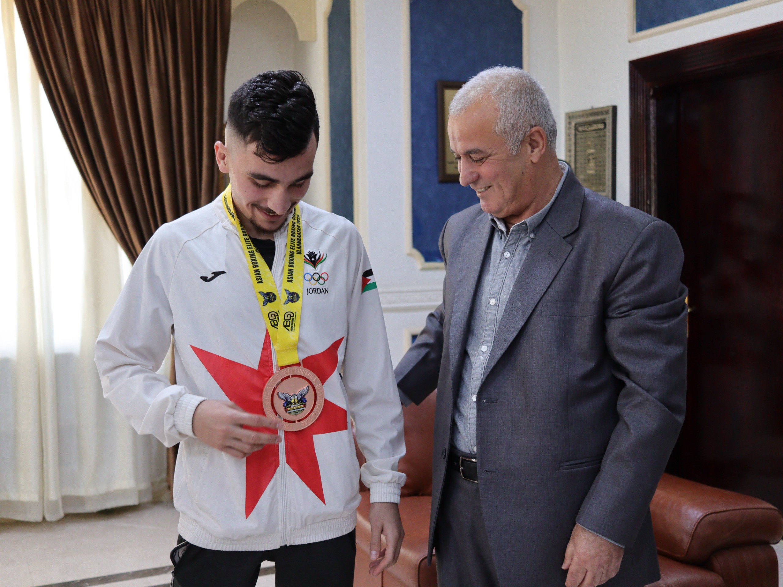 من قاعات فيلادلفيا إلى منصات التتويج الآسيوية ..  عشيش يحصد البرونز