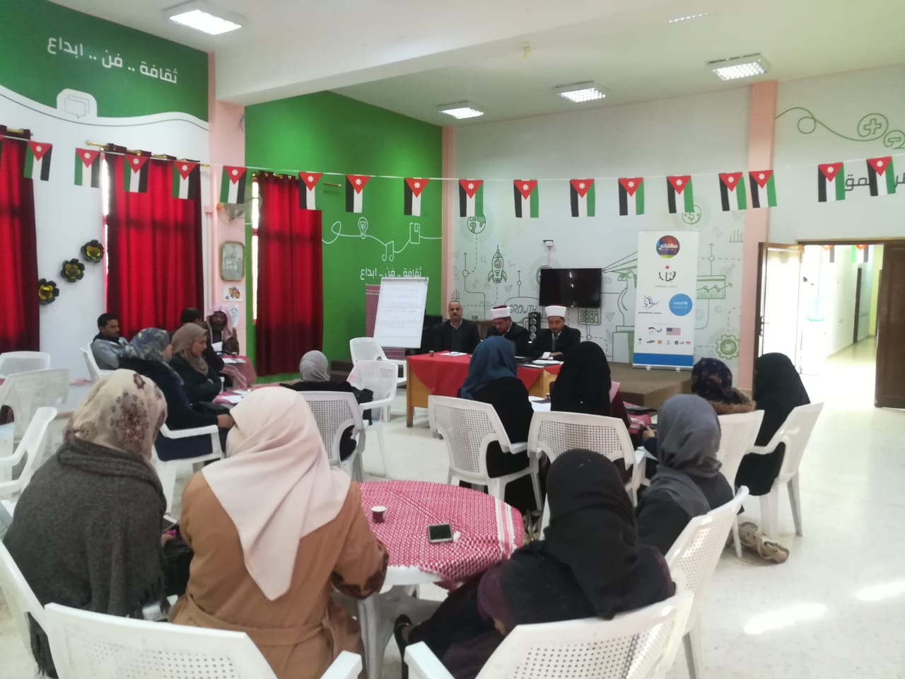  تنفيذ المرحلة الثانية من دورة الإرشاد الاسري بين " الشرق الاوسط " ودائرة قاضي القضاة  