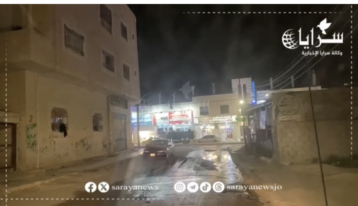 بالفيديو  .. المفرق: فيضان شبكة صرف الصحي في شارع 20  .. والمياه توضح لسرايا 