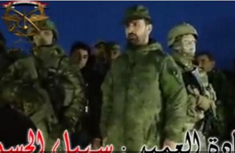 بالفيديو ..  أشهر ضباط الجيش السوري تحت حراسة روسيّة مباشرة !