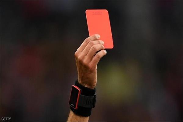 في واقعة غريبة ..  إيقاف لاعب كرة لمدة 16 عامًا