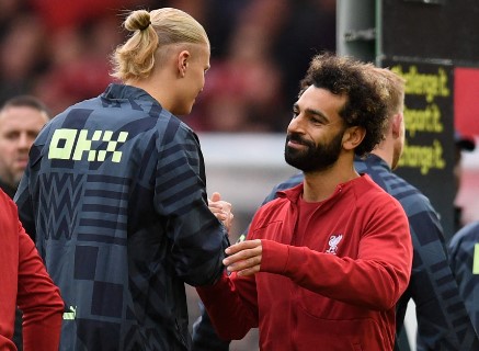 إحصائية صادمة تضع هالاند وصلاح خارج قائمة الأفضل بالبريميرليج