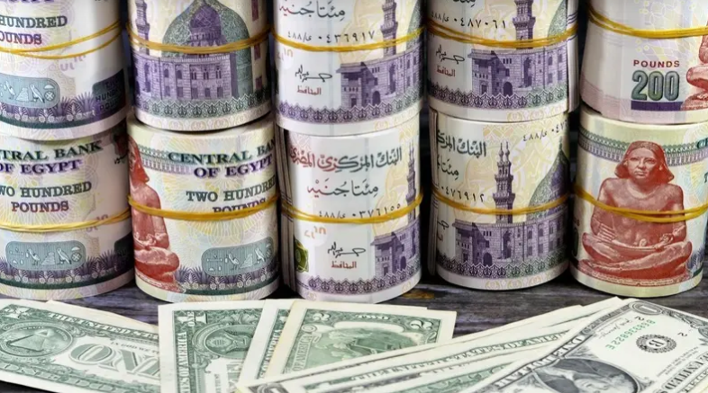 خسارة جديدة للعملة المصرية ..  الجنيه يتراجع أمام الدولار بعد مكاسب مؤقتة