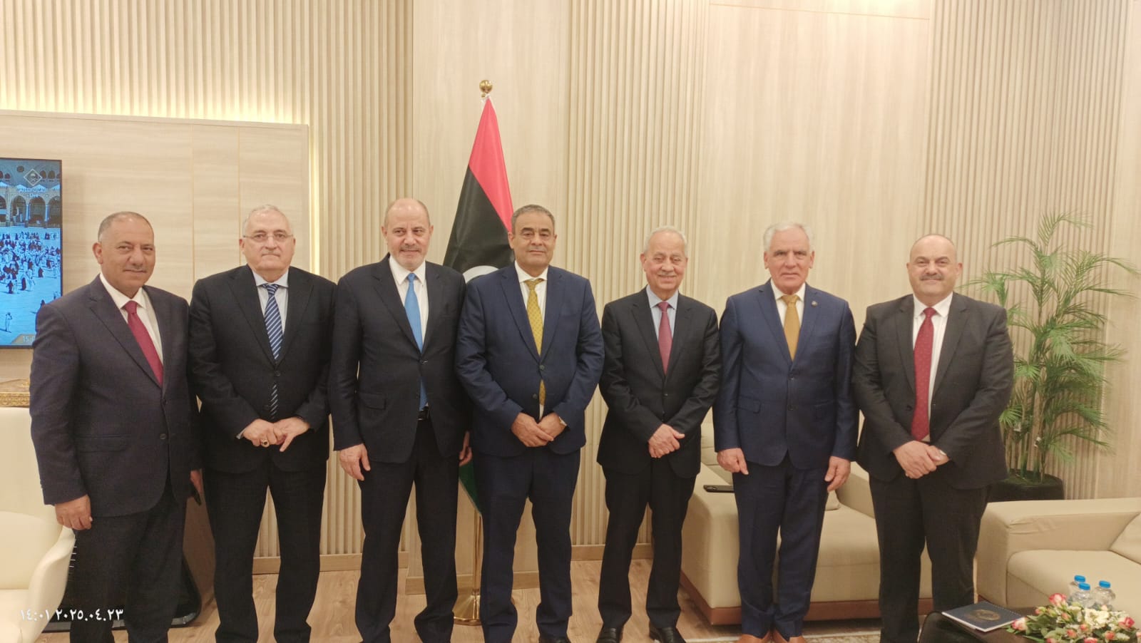 الجغبير في اتصال هاتفي مع وزير الصناعة للقضاة  ..  معرض طرابلس الدولي فرصة استراتيجية وواعدة للصناعة الأردنية في السوق الليبية