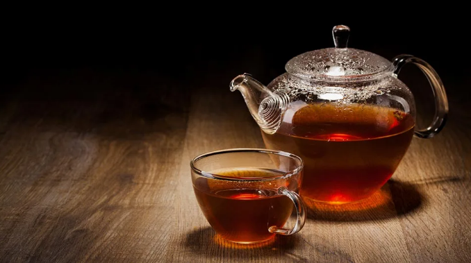 متى أشرب الشاي بعد حبوب الحديد؟ وهل يؤثر على قدرة امتصاصها