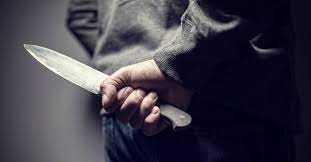 مصر  ..  رجل يقتل ابنة خالته الطفلة طعنًا بسكين 