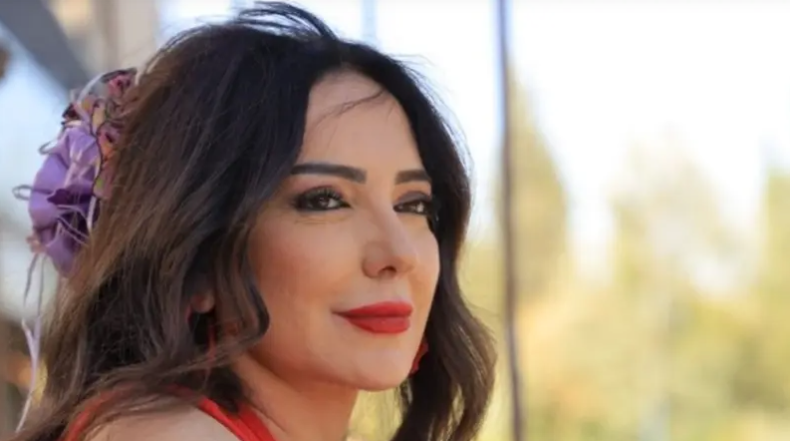 أمل عرفة تفاجئ محبيها بالانتقال للغناء ..  تكريماً لوالدها