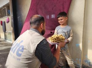 "لايف للإغاثة والتنمية" و"الخيرية الهاشمية" ترسمان البهجة على وجوه أطفال وأهالي غزة في عيد الفطر  - صور 