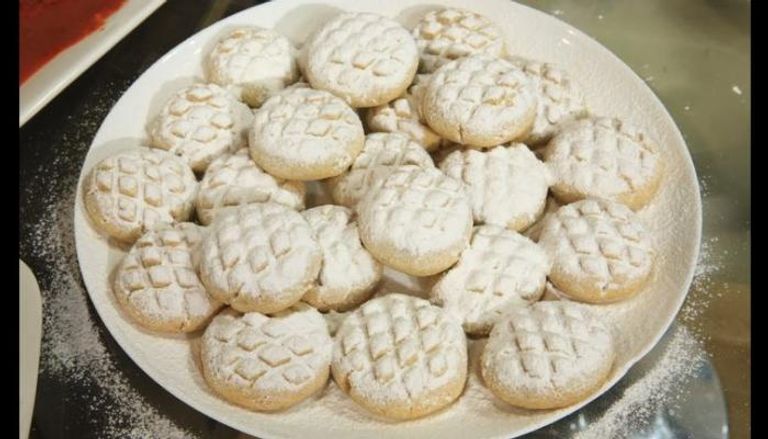 حلويات العيد ليست بريئة ..  تعرف على تأثيرها على البكتيريا المفيدة