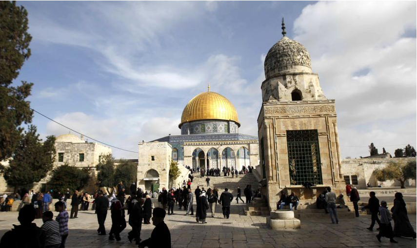 الاحتلال يلغى سفر مصلين من غزة للقدس لهذا الأسبوع