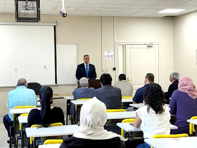عميد البحث العلمي في عمان الاهلية يلتقي أساتذة "العمارة والتصميم "