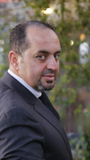 د. عمّار الرجوب يكتب: ميثاق الأرواح: الخلود بين المآذن والأجراس