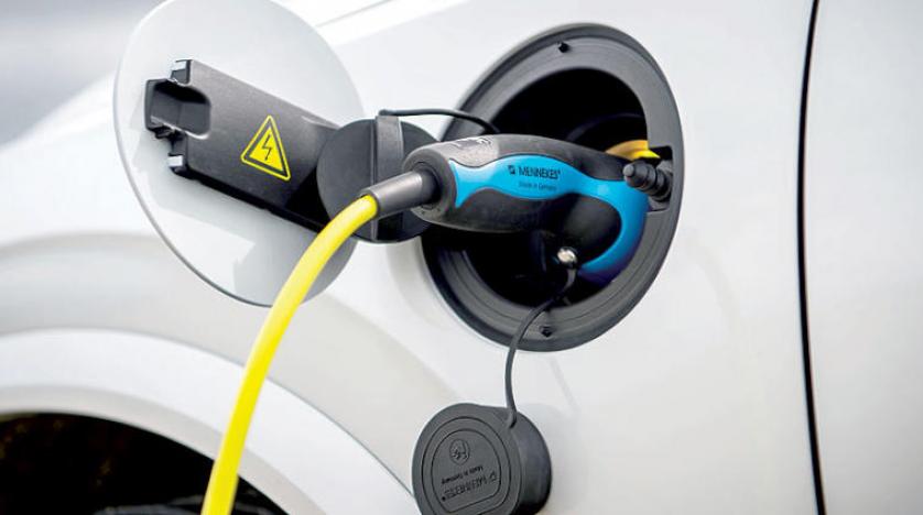 بحث بريطاني: السيارات الكهربائية أكثر اعتمادية من البترولية